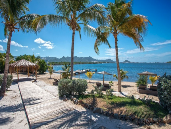 Bay Beachfront Luxury Six Bedroom Home in Saint Martin